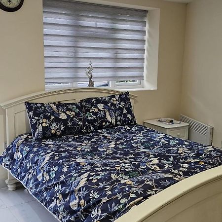 Cozy Studio Near To Tube Station Redbridge Extérieur photo